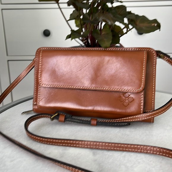 Patricia Nash Bags Patricia Nash Azario Crossbody Wallet Heritage In Brown Leather Poshmark
